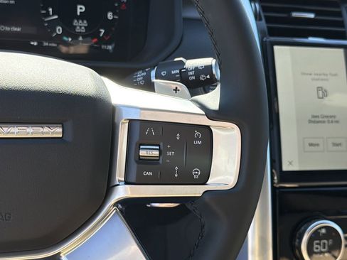 New 2026 Land Rover Discovery Dynamic SE image 25
