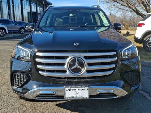 Used 2026 Mercedes-Benz GLS 450 4MATIC image 2