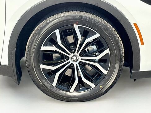 New 2026 Toyota Crown AWD/4WD image 30