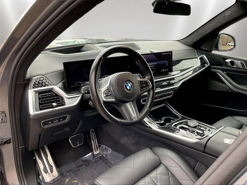 Used 2024 BMW X7 xDrive40i w/ M Sport Package AWD/4WD image 17