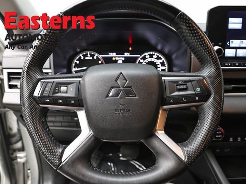 Used 2023 Mitsubishi Outlander SE AWD/4WD image 10