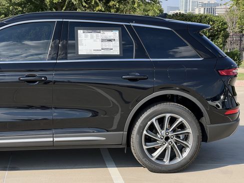 New 2025 Lincoln Corsair FWD w/ Equipment Group 101A image 5