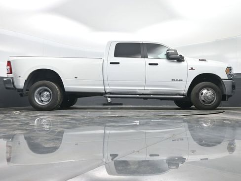 Used 2024 RAM 3500 Big Horn image 39