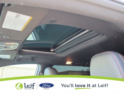 Used 2025 Toyota Sienna XSE image 15