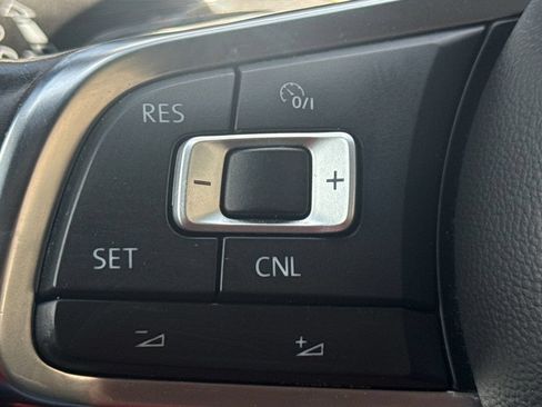 Used 2016 Volkswagen GTI SE FWD image 32