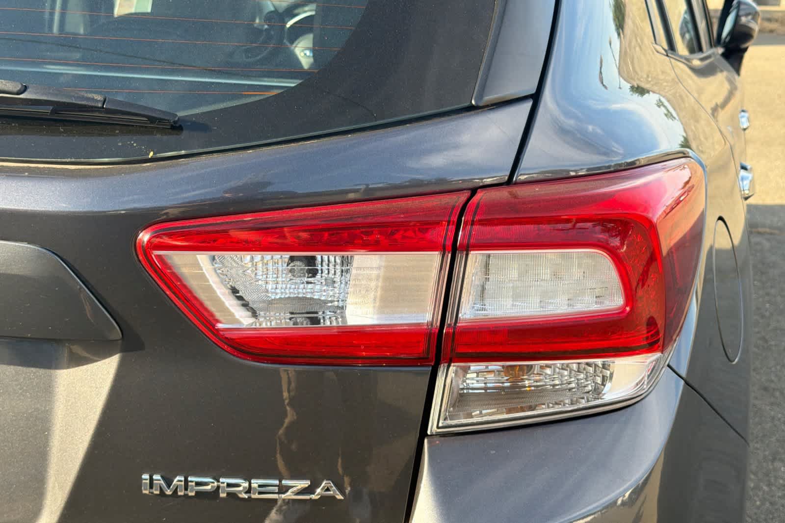 Used 2019 Subaru Impreza 2.0i Limited w/ Popular Package #2 AWD/4WD image 17