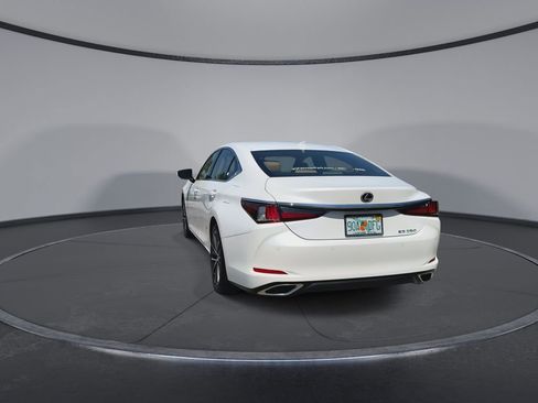 Used 2025 Lexus ES 350 w/ Premium Package image 7