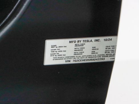 Used 2024 Tesla Cybertruck AWD Crew Cab image 28