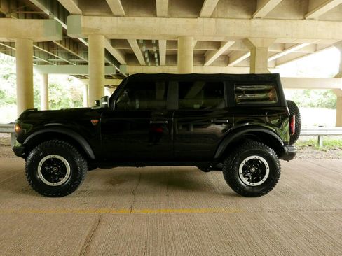 Used 2021 Ford Bronco Badlands image 37