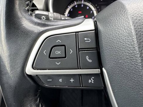 Certified 2022 Toyota Highlander XLE image 27