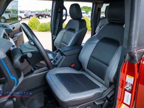 Used 2022 Ford Bronco Black Diamond AWD/4WD image 10