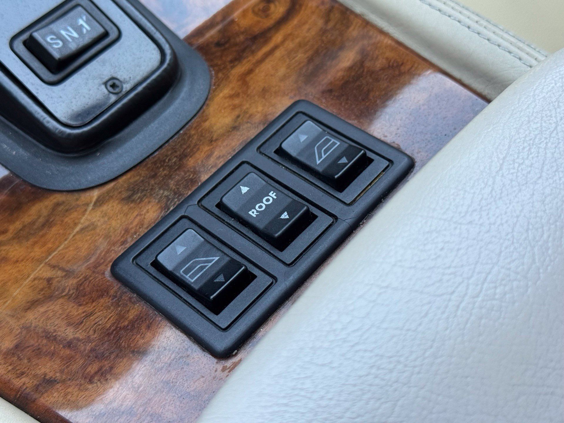 Used 1995 Jaguar XJS 4.0 Convertible RWD image 22