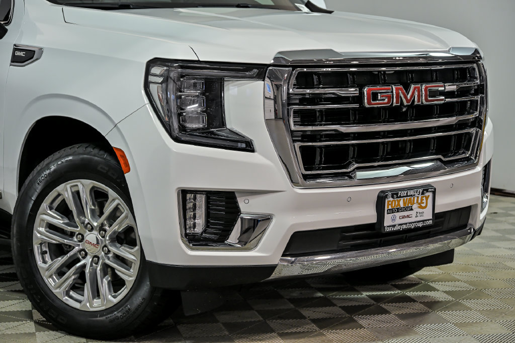 Used 2023 GMC Yukon XL SLT w/ SLT Premium Package AWD/4WD image 2