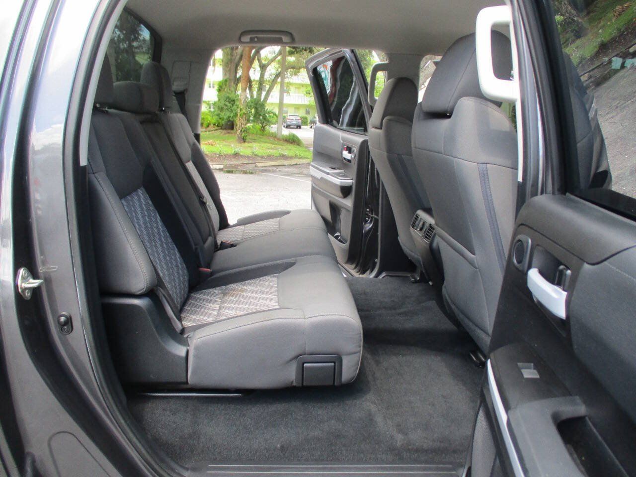 Used 2020 Toyota Tundra SR5 w/ SR5 Upgrade Package AWD/4WD image 26