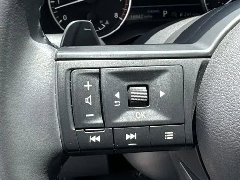 Used 2025 Nissan Pathfinder SV FWD image 37