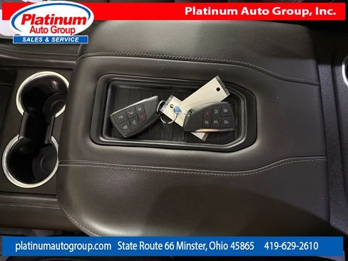 Used 2021 Chevrolet Suburban Z71 w/ Z71 Signature Package AWD/4WD image 25