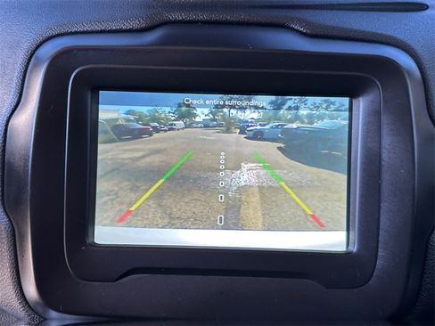 Used 2019 Jeep Renegade Latitude image 26