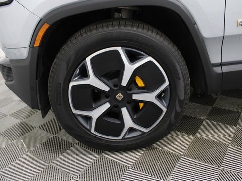 Used 2023 Rivian R1S Adventure image 34