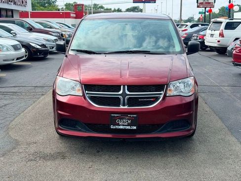 Used 2016 Dodge Grand Caravan SE w/ Quick Order Package 29E SE FWD image 2