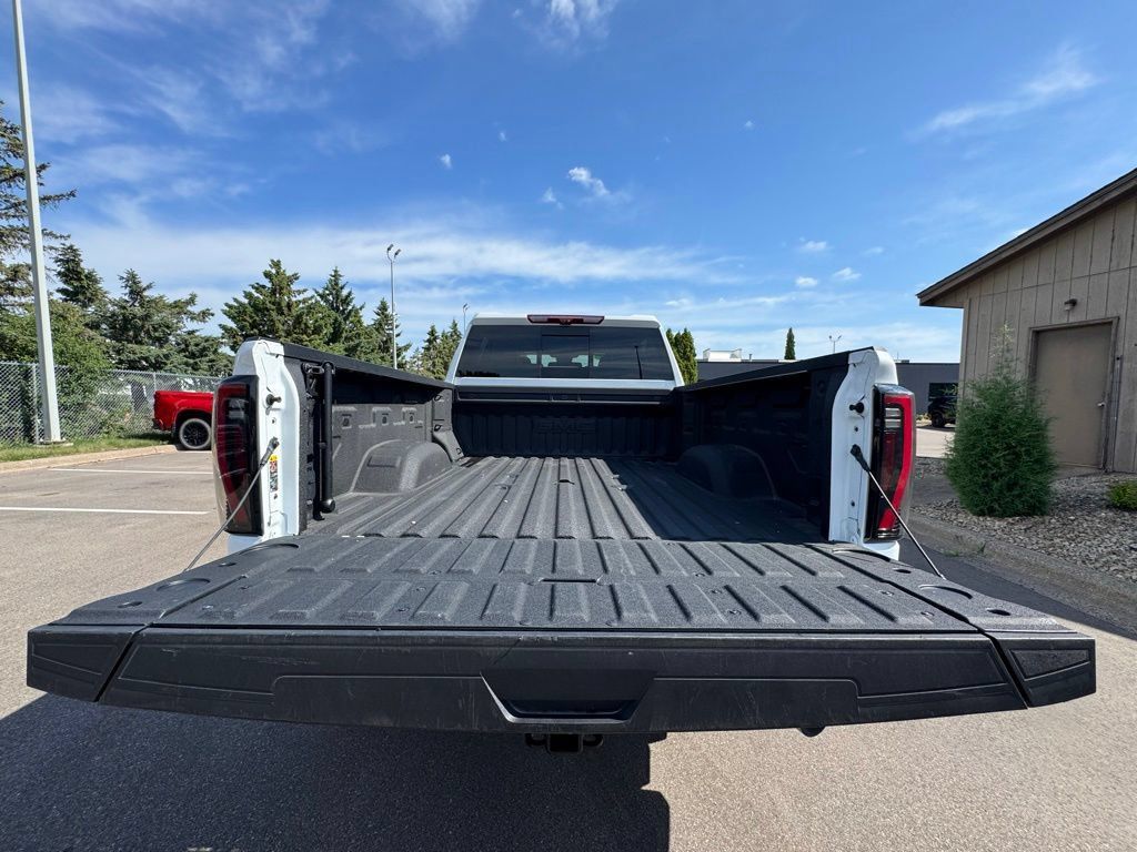Used 2025 GMC Sierra 2500 AT4X w/ AT4X AEV Edition AWD/4WD image 11