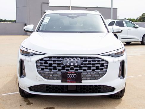 Certified 2025 Audi Q5 Premium w/ Convenience Package AWD/4WD image 2