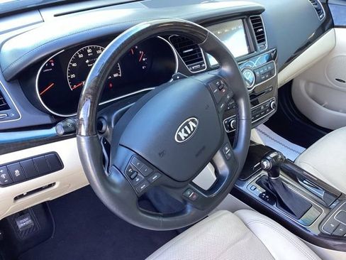 Used 2014 Kia Cadenza Premium w/ Luxury Package FWD image 21