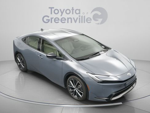 Used 2024 Toyota Prius XLE FWD image 20