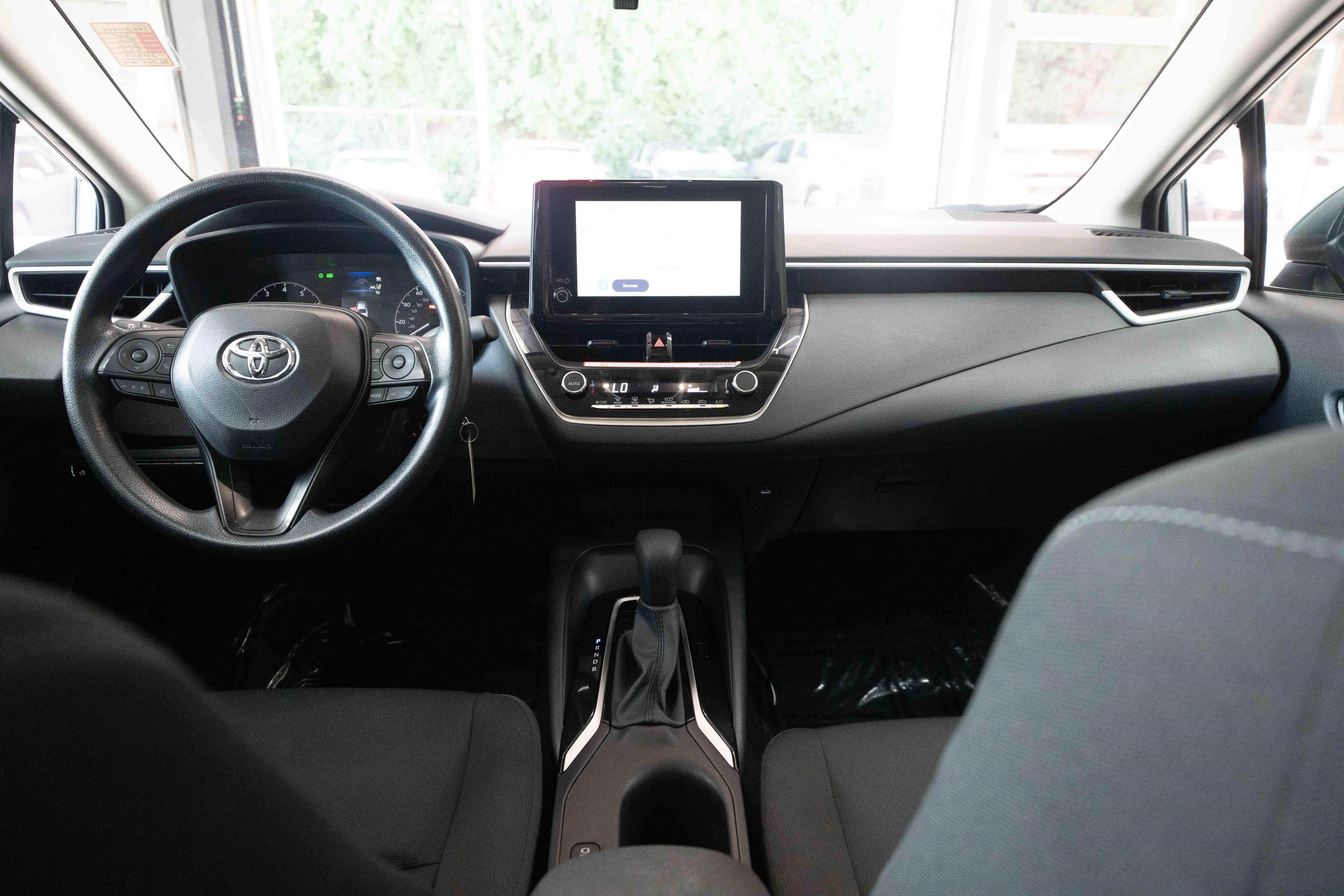 Used 2025 Toyota Corolla LE FWD image 20