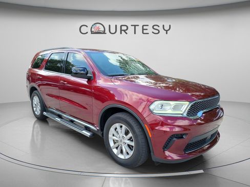 Used 2023 Dodge Durango SXT Launch Edition RWD image 4