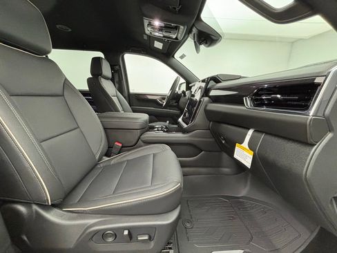 New 2026 GMC Yukon XL Elevation w/ LPO, Elevation Black Package image 38