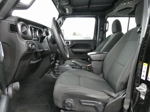 Used 2019 Jeep Wrangler Unlimited Sport image 19