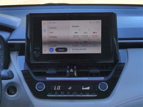 Used 2023 Toyota Corolla Cross LE image 17