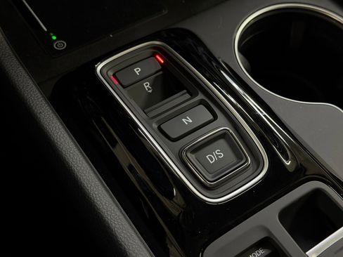 New 2025 Honda Pilot Touring image 18