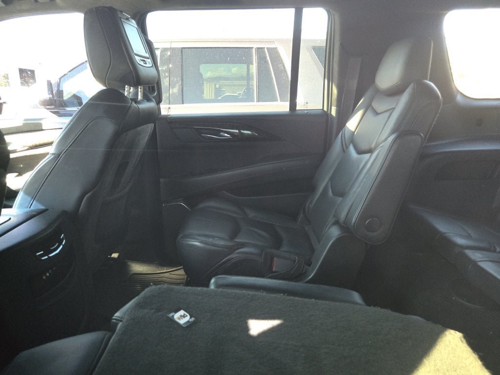 Used 2016 Cadillac Escalade ESV Platinum AWD/4WD image 5