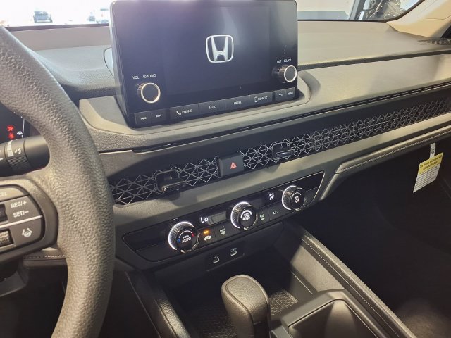 Certified 2025 Honda Accord LX image 10