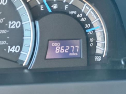 Used 2013 Toyota Camry SE FWD image 13