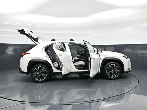 Used 2020 Lexus UX 250h w/ Premium Package AWD/4WD image 4