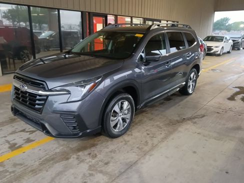 Used 2025 Subaru Ascent Premium image 1