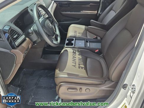 Used 2025 Honda Odyssey Touring image 11