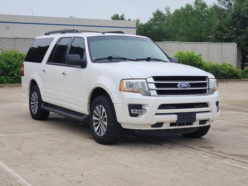 Used 2017 Ford Expedition EL XLT w/ Equipment Group 202A RWD image 4