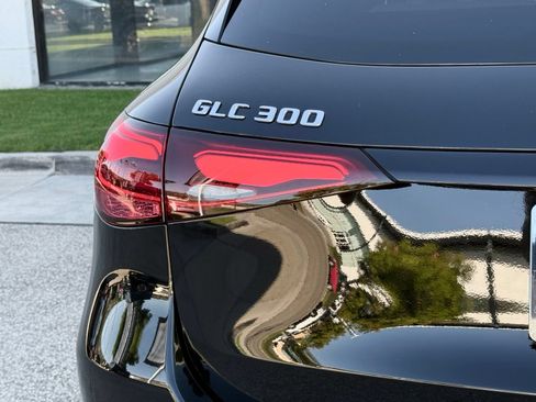 Used 2024 Mercedes-Benz GLC 300 image 11