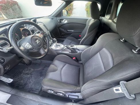 Used 2012 Nissan 370Z Roadster RWD image 10