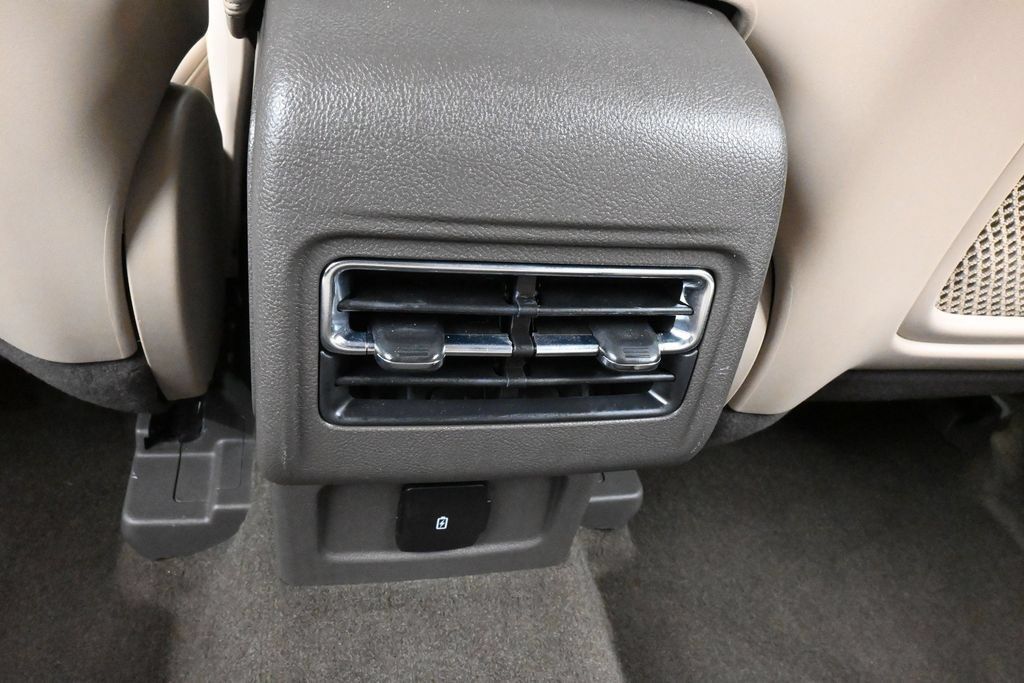 Used 2023 Lincoln Corsair FWD image 34