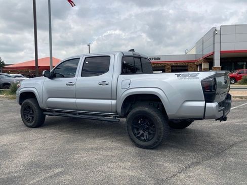 Used 2022 Toyota Tacoma SR AWD/4WD image 6