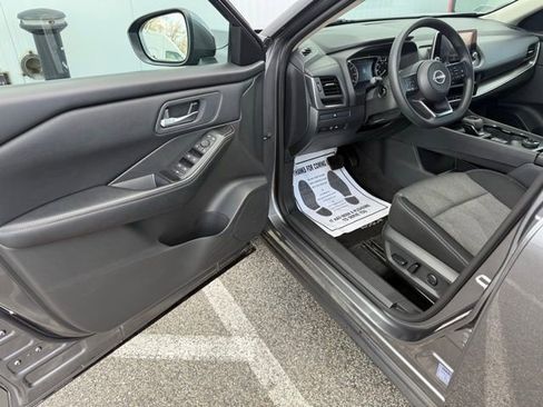 Certified 2024 Nissan Rogue SV image 15