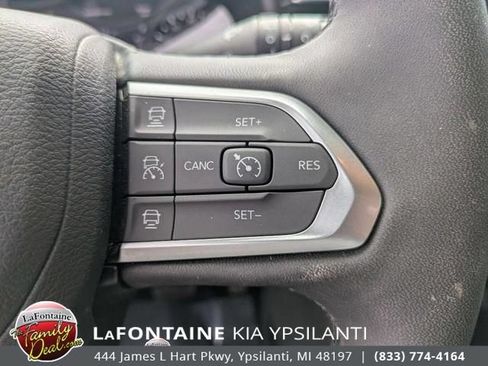Used 2025 Jeep Compass Limited AWD/4WD image 20