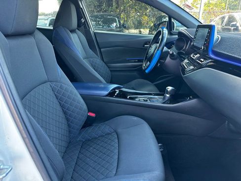 Used 2020 Toyota C-HR XLE image 32