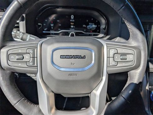 Used 2024 GMC Yukon XL Denali w/ Advanced Technology Package image 25