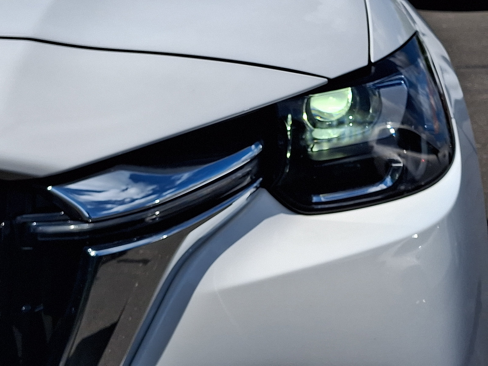 Certified 2024 MAZDA CX-90 Plug-In Hybrid w/ Premium Plus AWD/4WD image 11