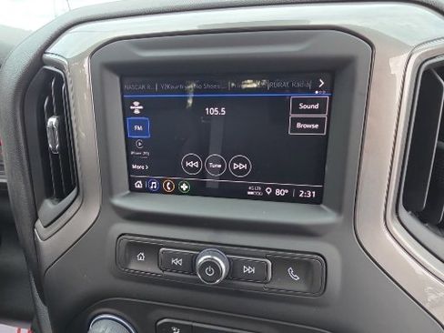 Used 2024 Chevrolet Silverado 1500 Custom image 4